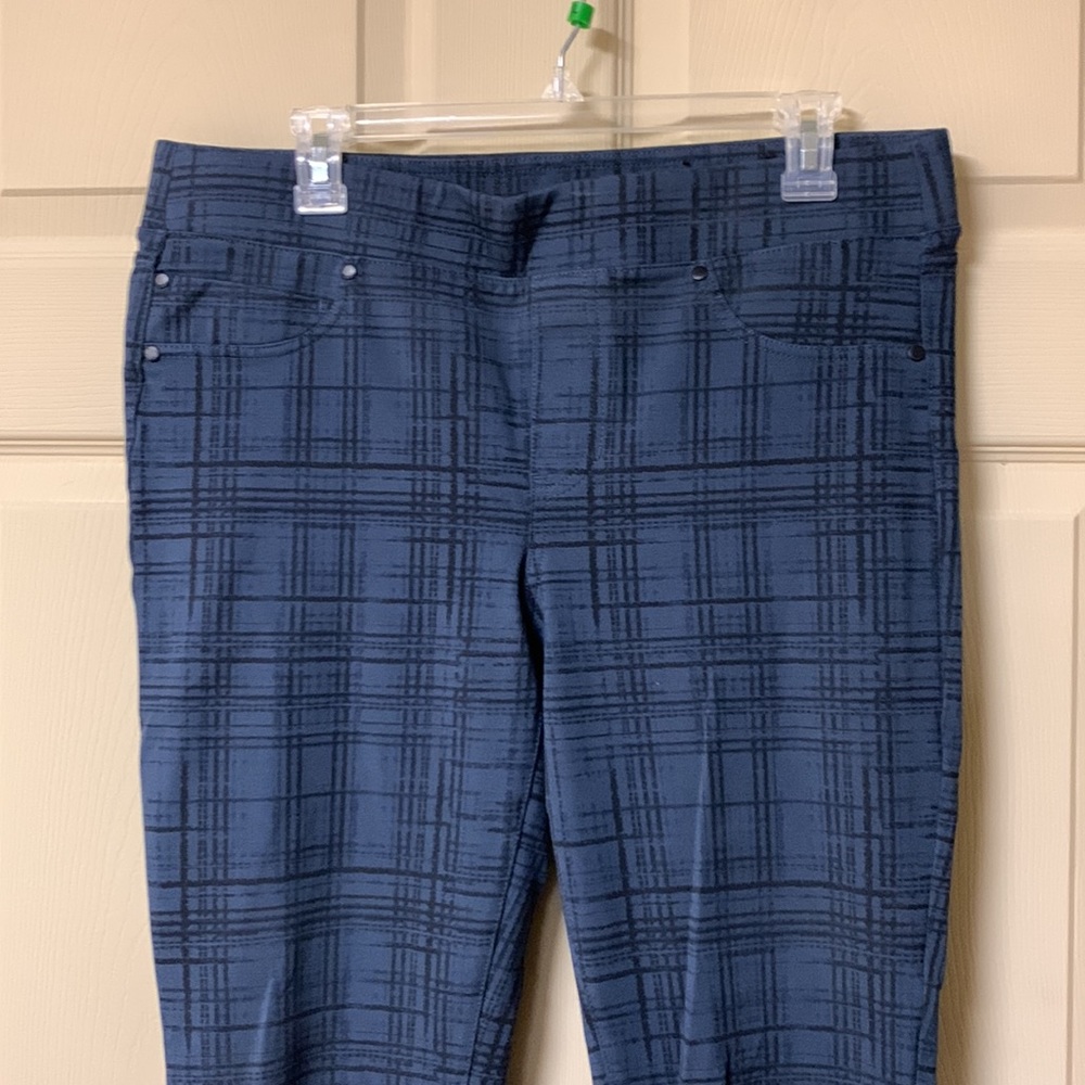 Pants - Picture 2 of 6